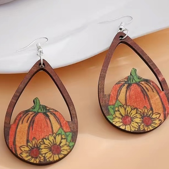 Fall Pumpkin Earrings - Picture 5 of 5